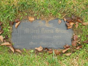 Skalla, Mildred T -- Headstone